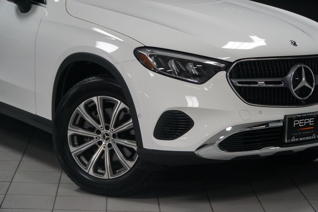 Certified Used 2026 White Mercedes-Benz GLC 300 image 2