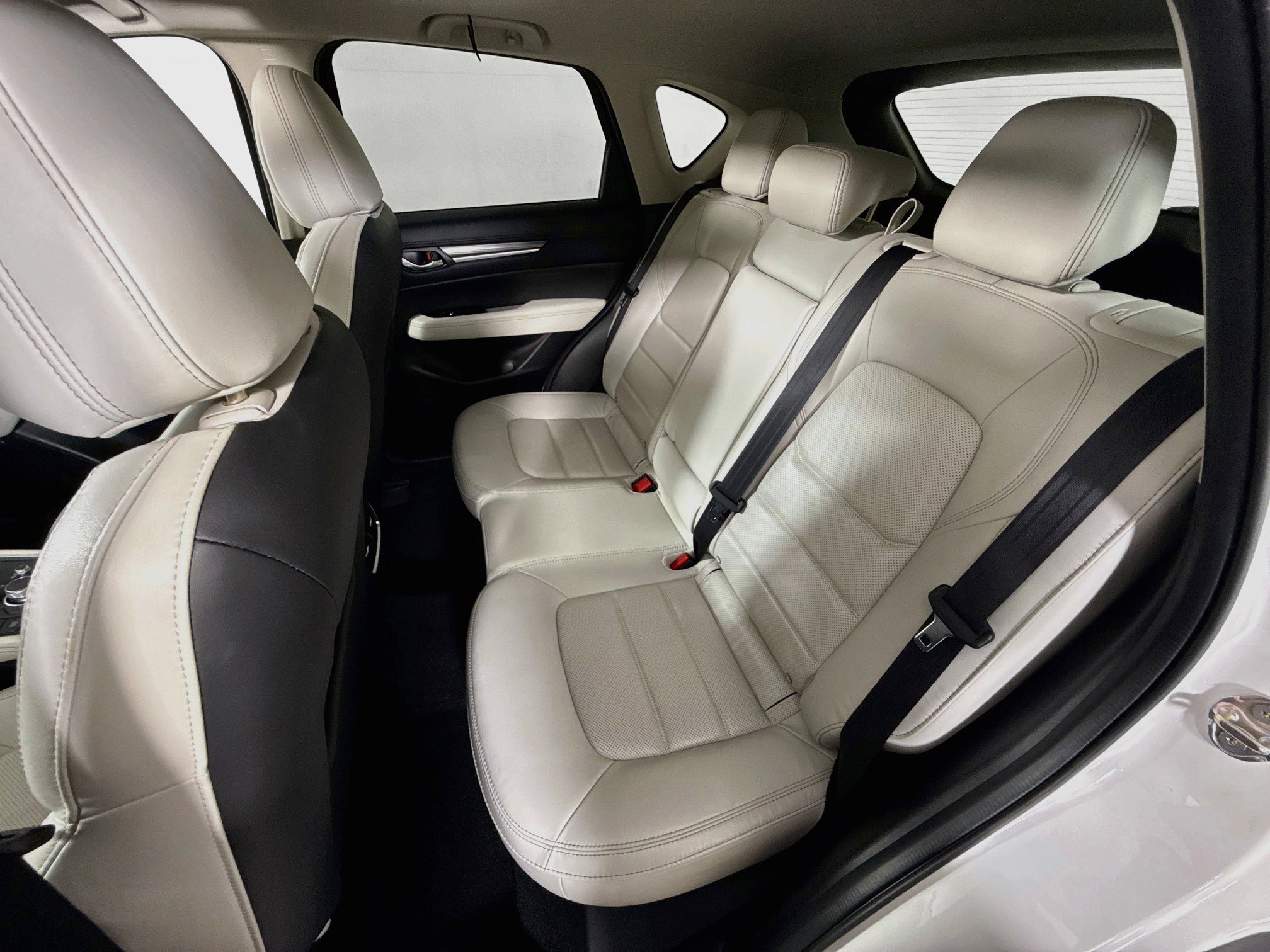 Used 2021 Snowflake White Pearl Mica Mazda Grand Touring image 26