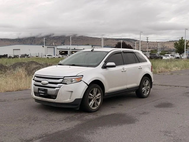 Used 2011 White Ford Limited image 7