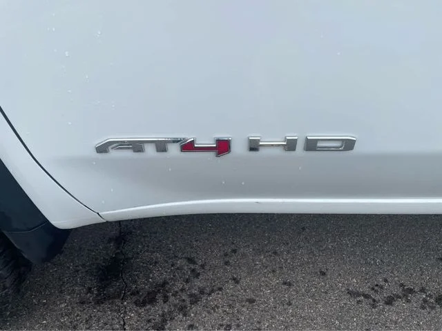 Used 2025 White GMC AT4 image 12