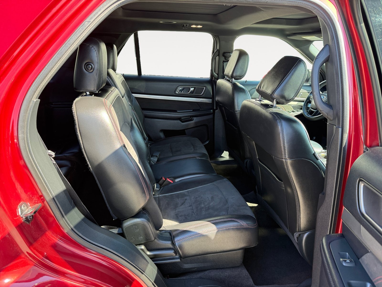 Used 2018 Ruby Red Metallic Ford XLT image 18