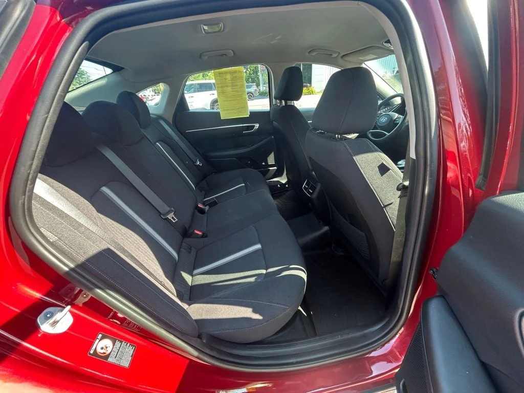 Used 2023 Ultimate Red Hyundai SEL image 18