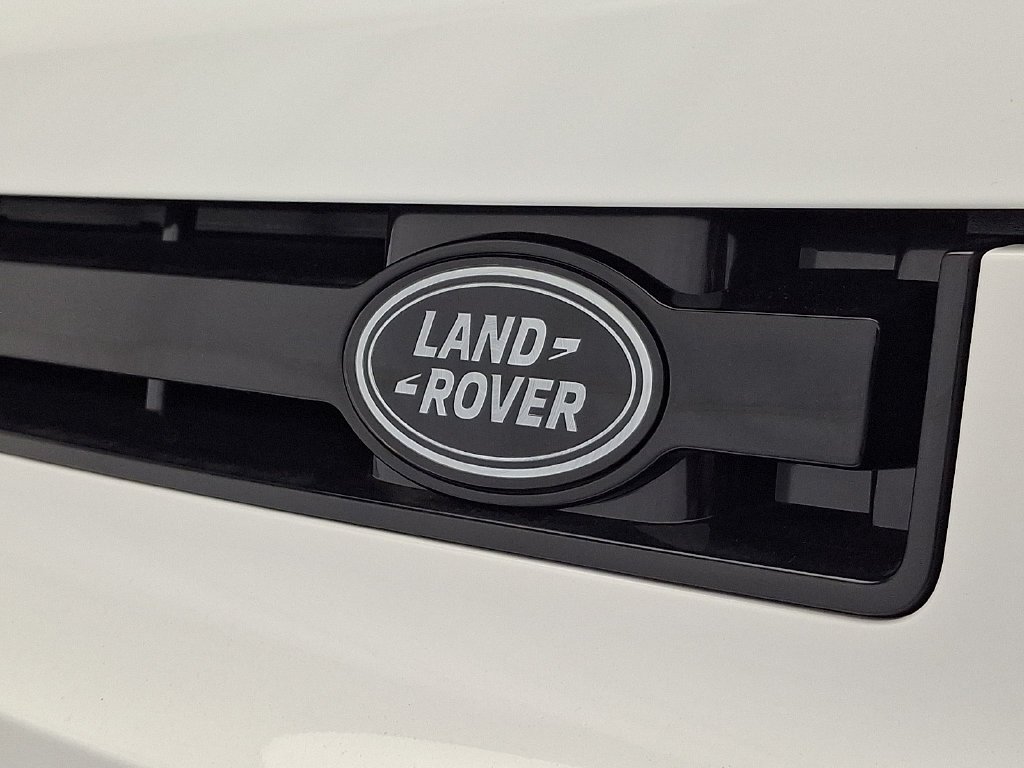 New 2026 Fuji White Land Rover X-Dynamic SE image 21