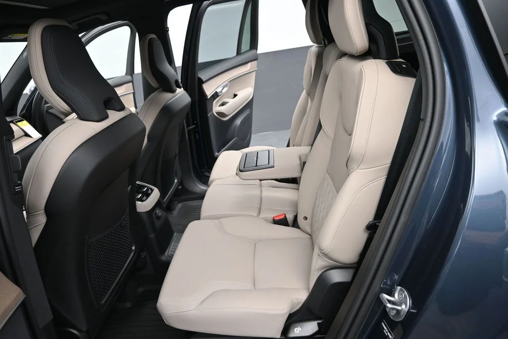 New 2026 Denim Blue Volvo T8 Plus image 14