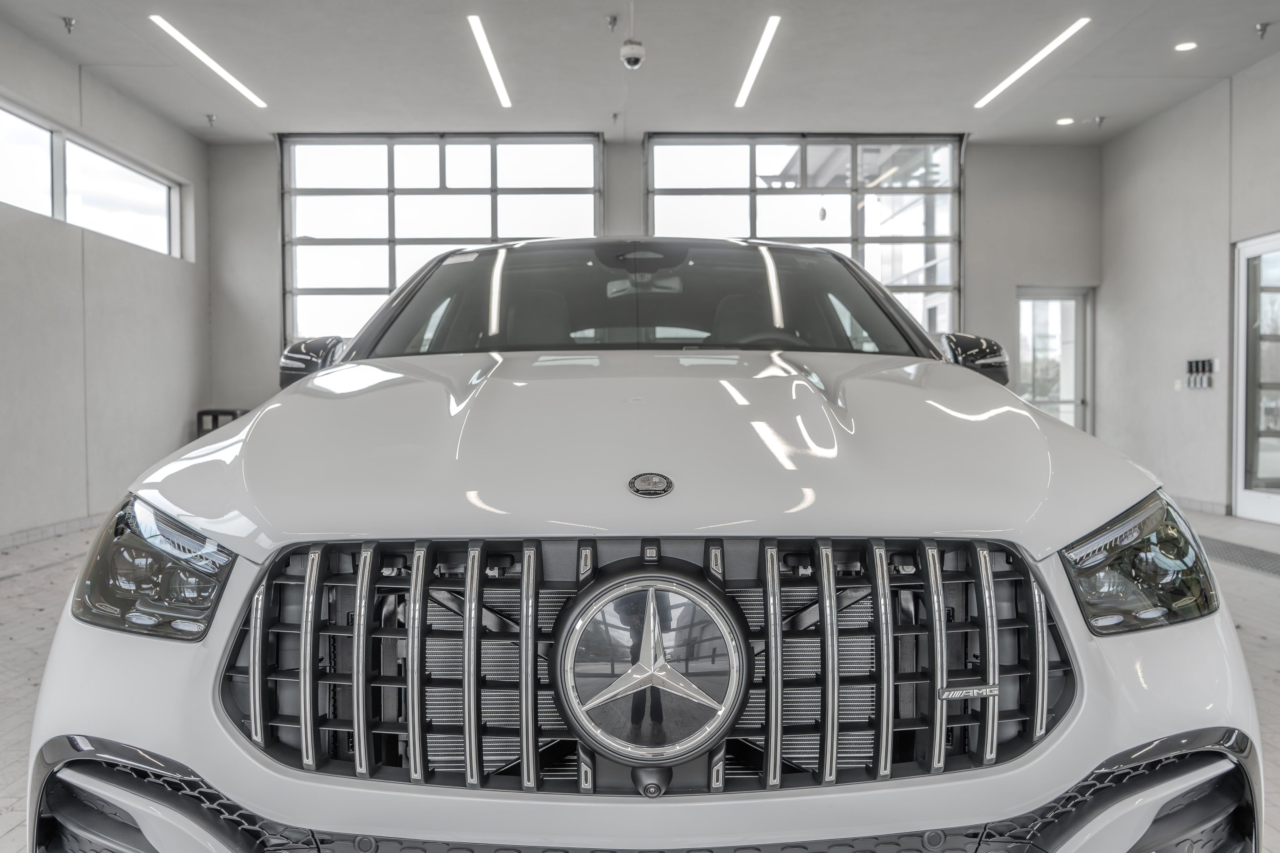 New 2026 MANUFAKTUR Moonlight White Metallic Mercedes-Benz GLE 53 AMG® image 59