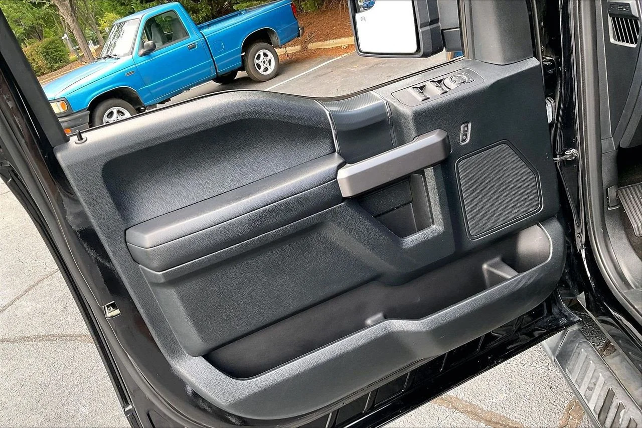 Used 2020 Black Ford XLT image 26