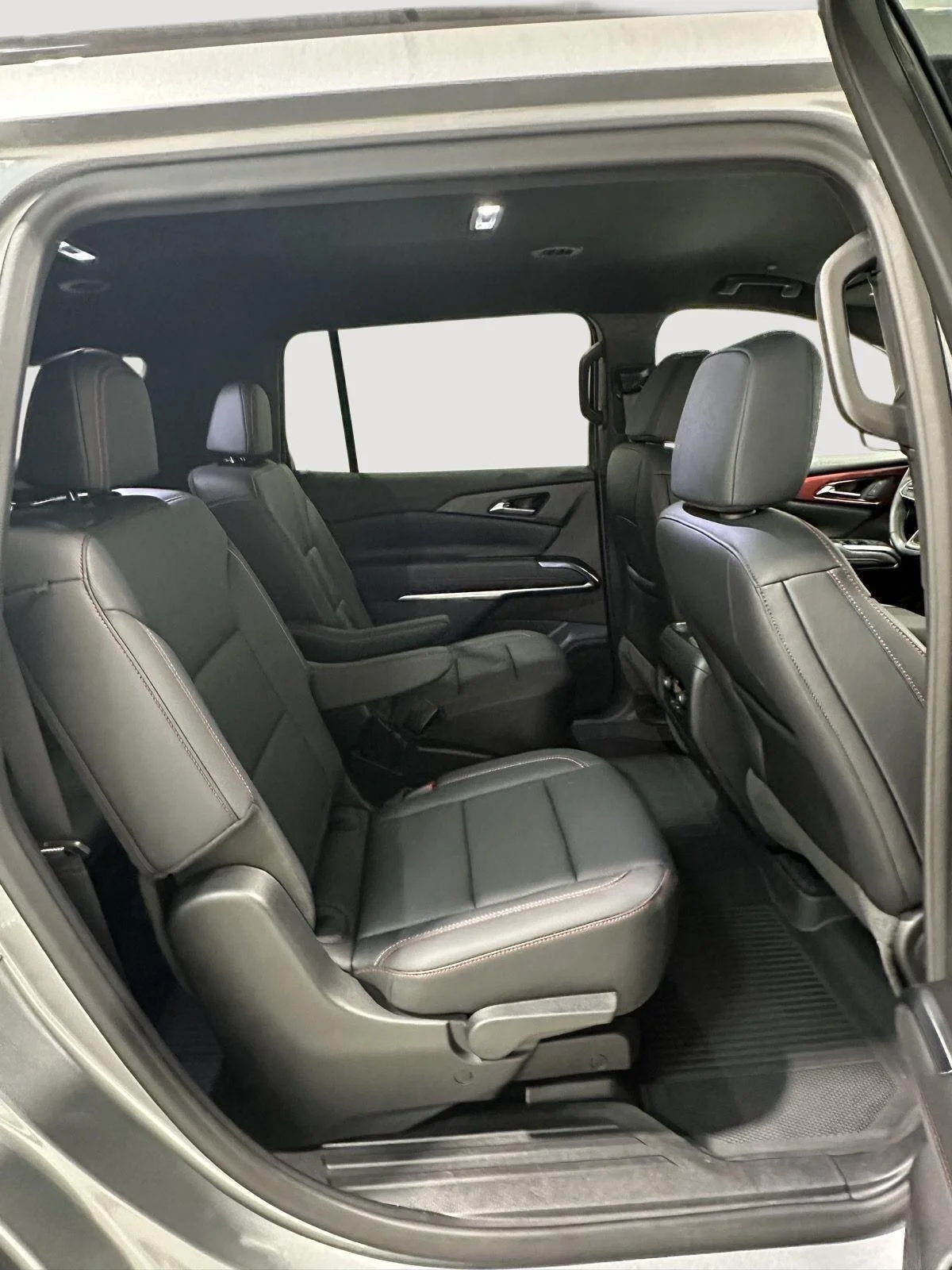 Used 2024 Sterling Gray Metallic Chevrolet Z71 image 24