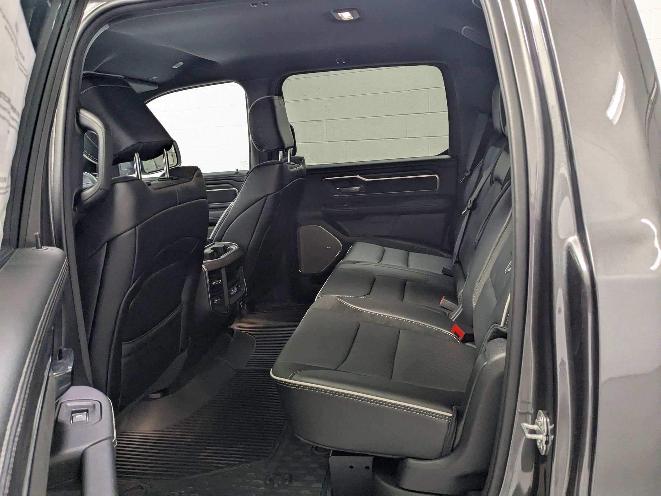 New 2026 Granite Crystal Metallic Clear-Coat Exterior Paint RAM Laramie image 17