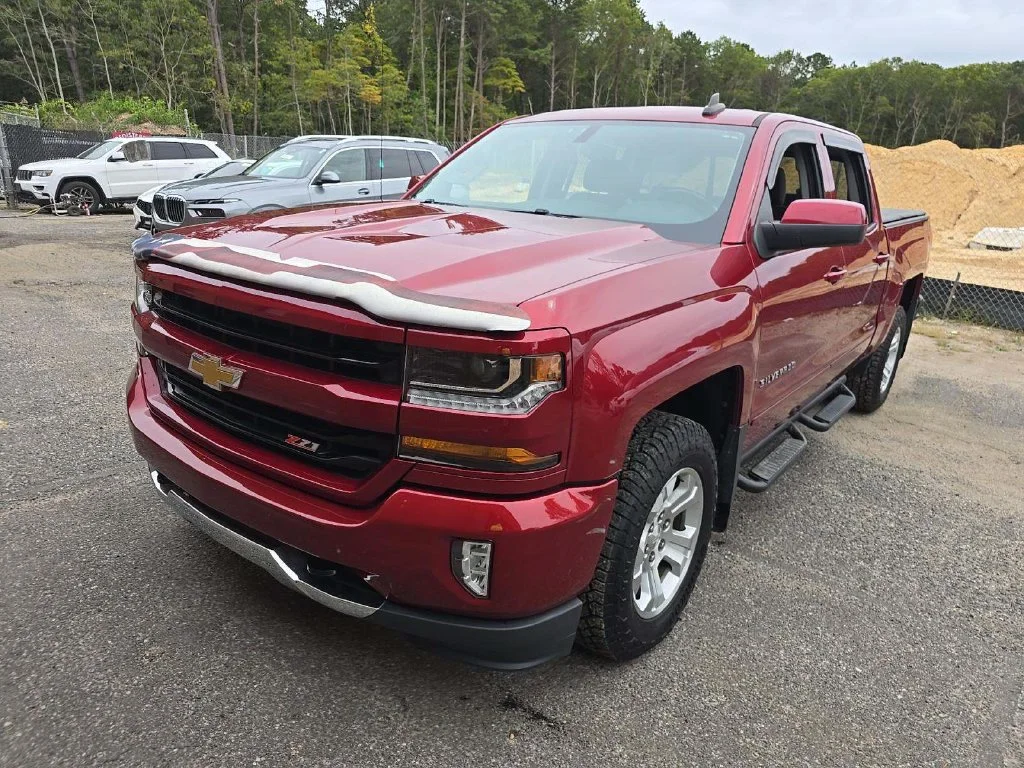 Used 2018 Red Chevrolet LT image 13