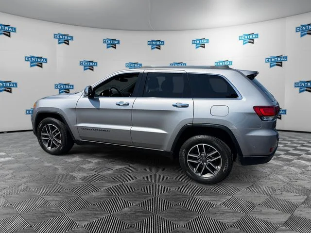 Used 2020 Silver Jeep Limited image 3