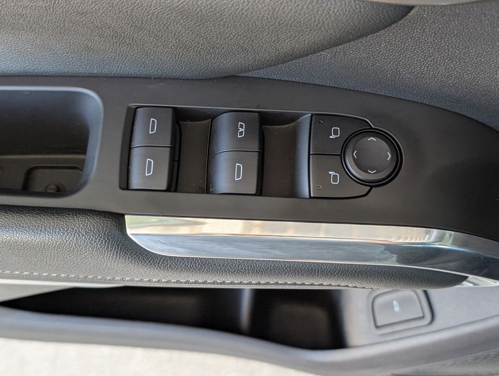 Used 2024 Summit White Chevrolet LT image 17