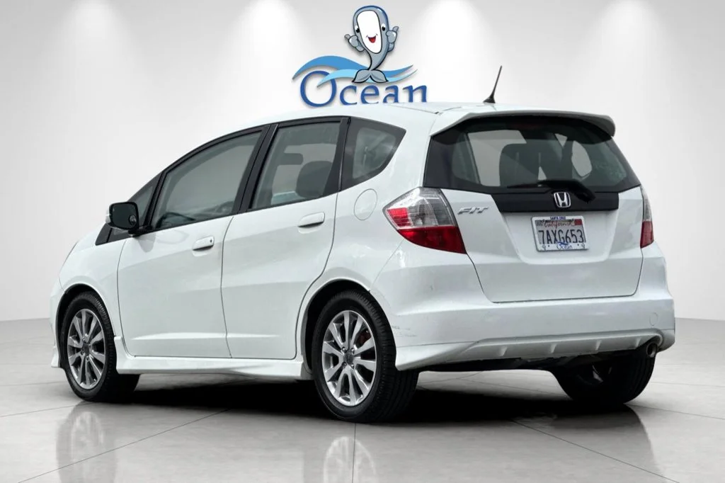 Used 2013 Taffeta White Honda Sport image 6