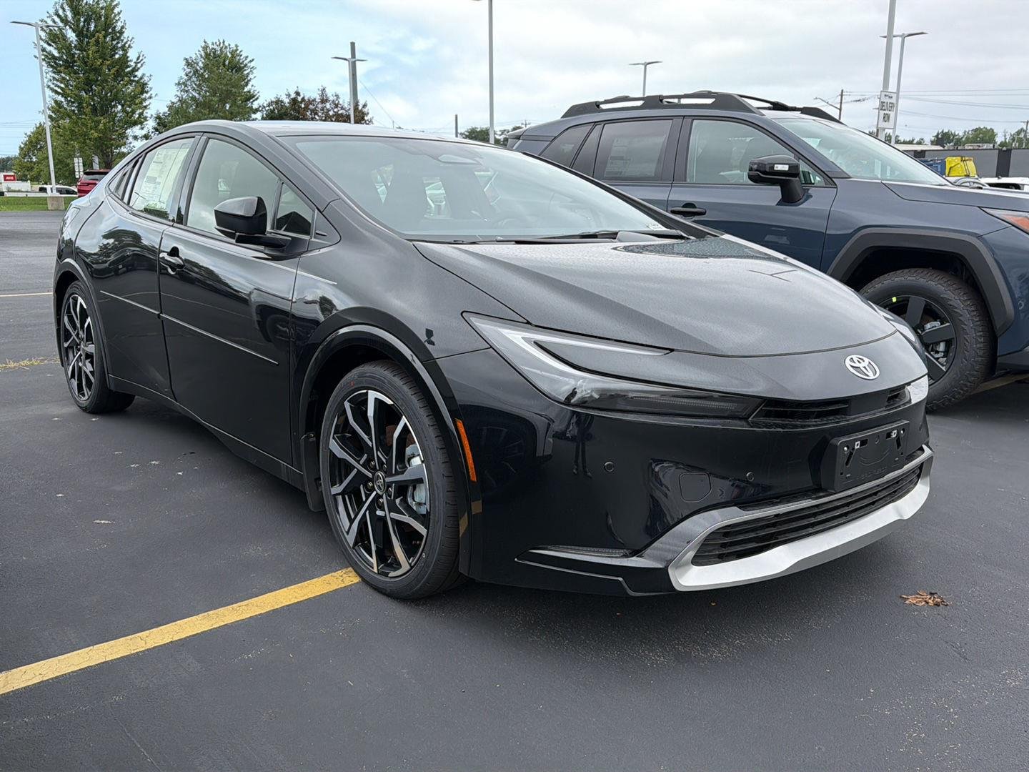 2026 Toyota Prius Plug-in Hybrid XSE - Photo 6
