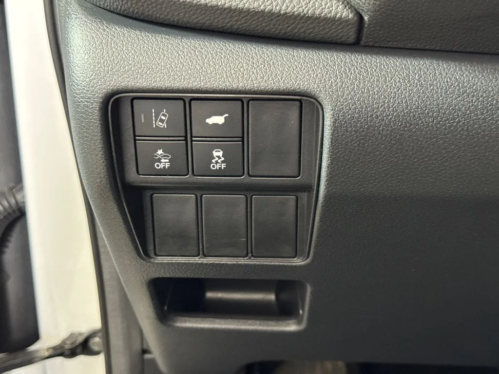 Certified Used 2018 White Honda Touring image 32
