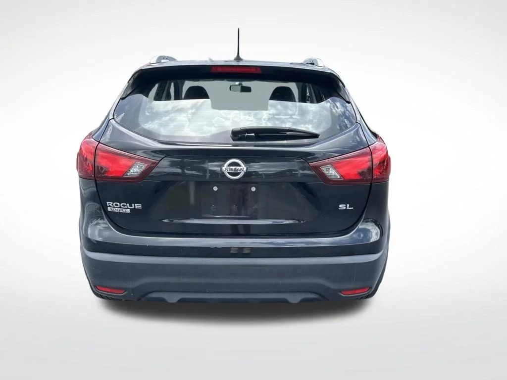 Used 2017 Magnetic Black Nissan SL image 5