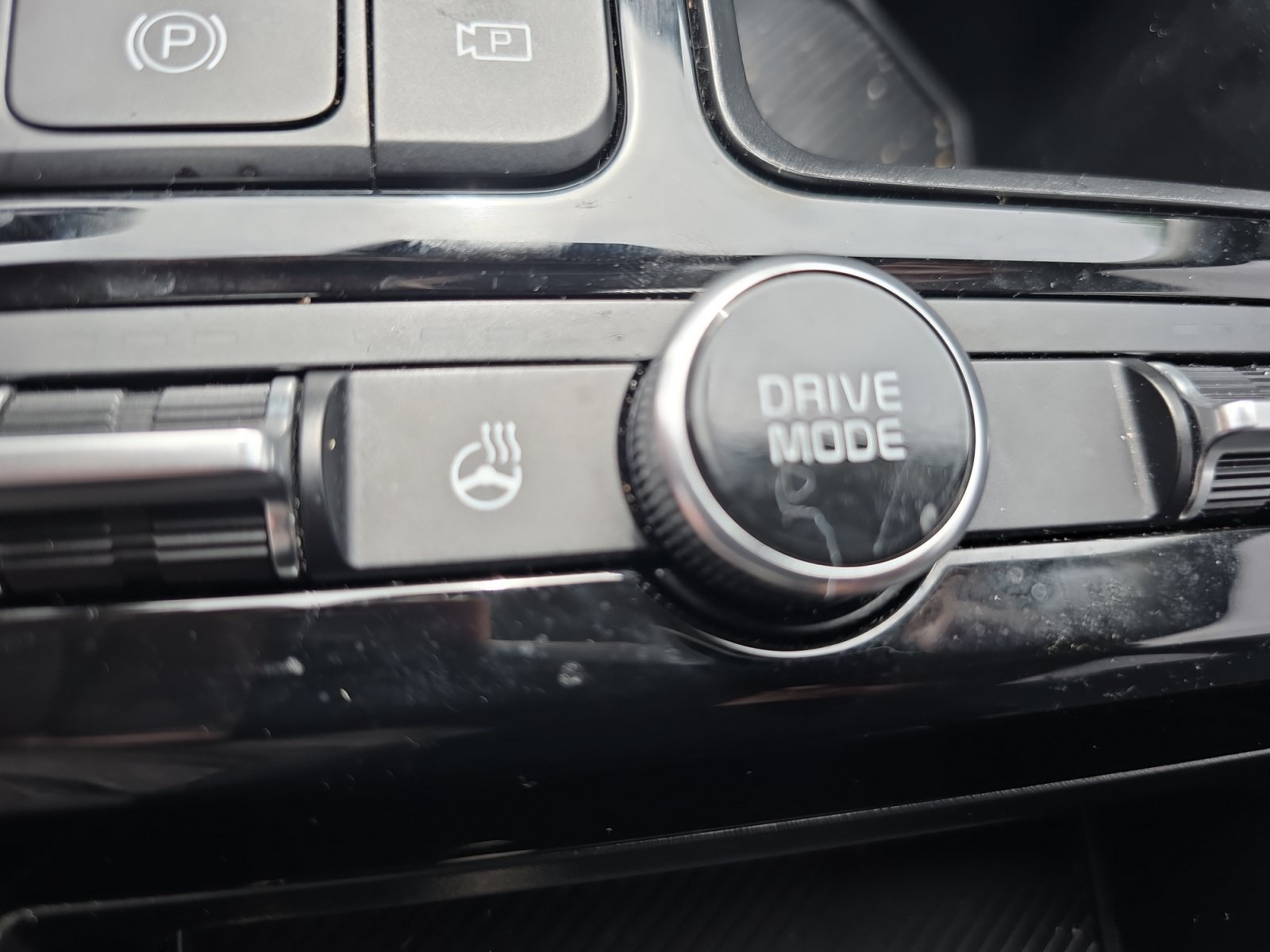 Certified Used 2025 Snow White Pearl Kia EX image 24
