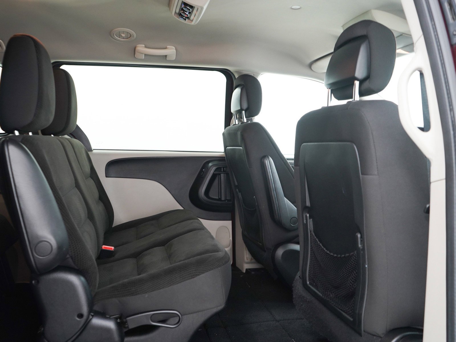 Used 2018 Octane Red Pearlcoat Dodge SE Wagon image 12