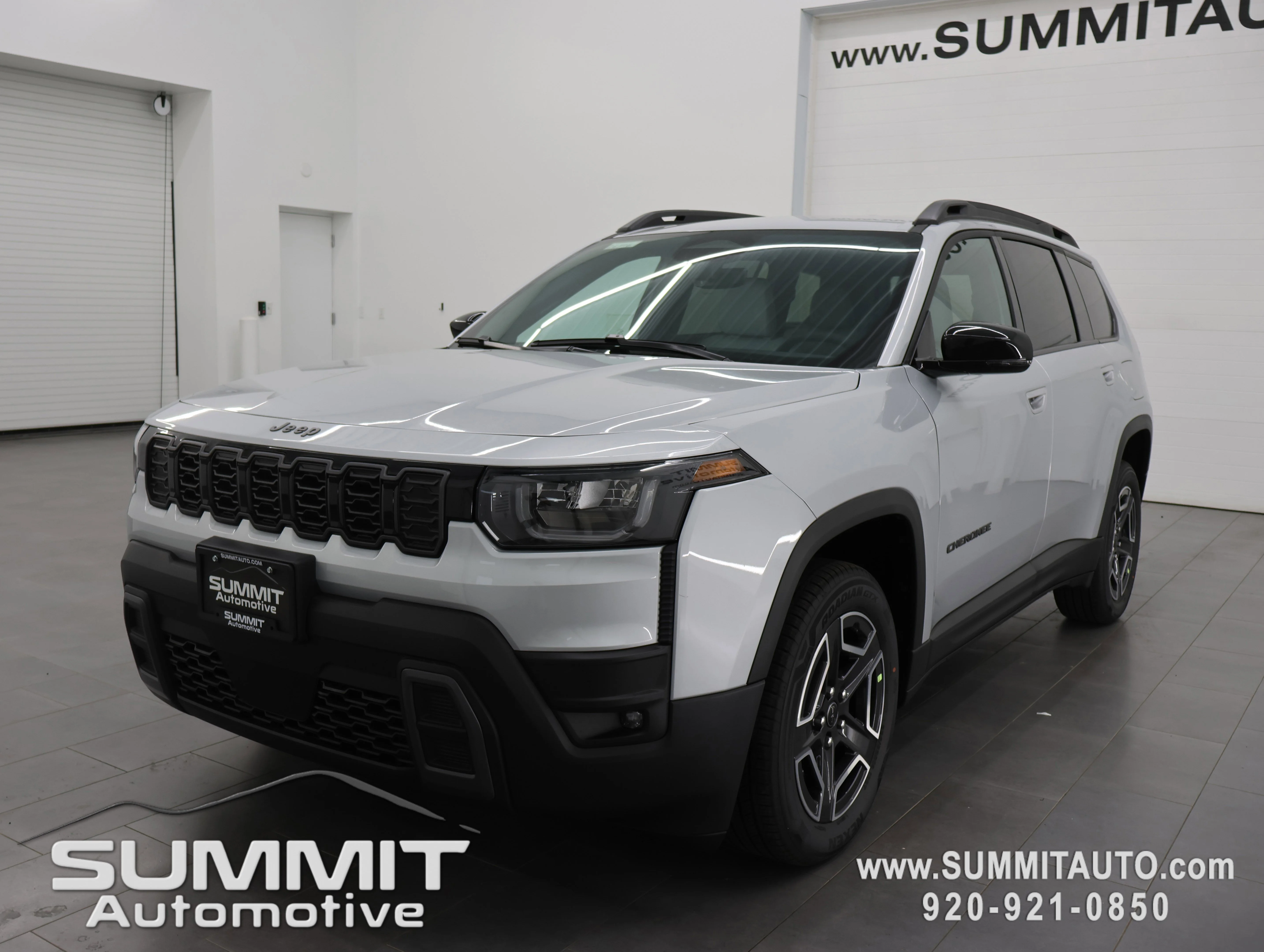 New 2026 Silver Zynith Clear-Coat Exterior Paint Jeep Limited image 7