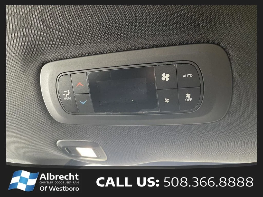 New 2026 Diamond Black Crystal Pearl-Coat Exterior Paint Chrysler Limited image 20