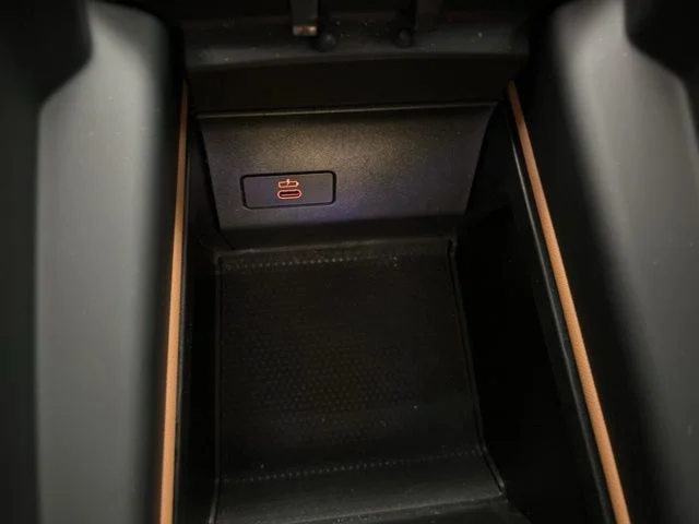 Used 2025 Black BMW xDrive40i image 18