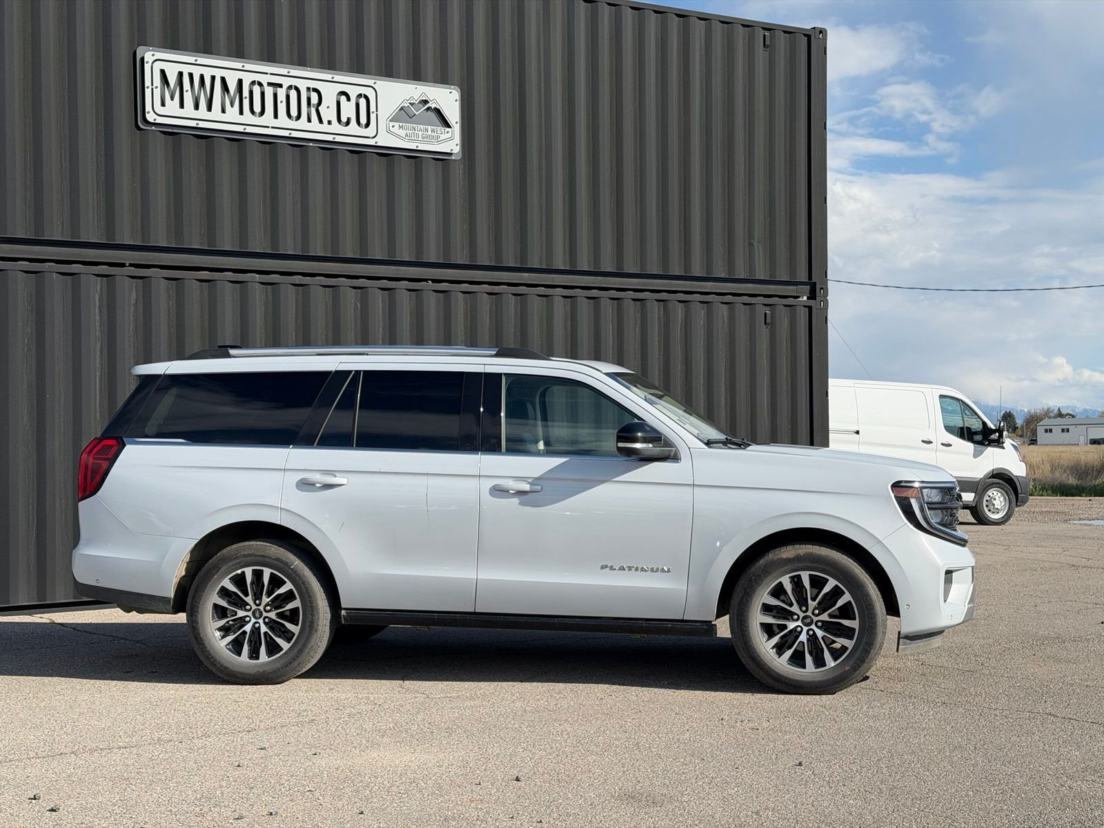View vehicle photo 3