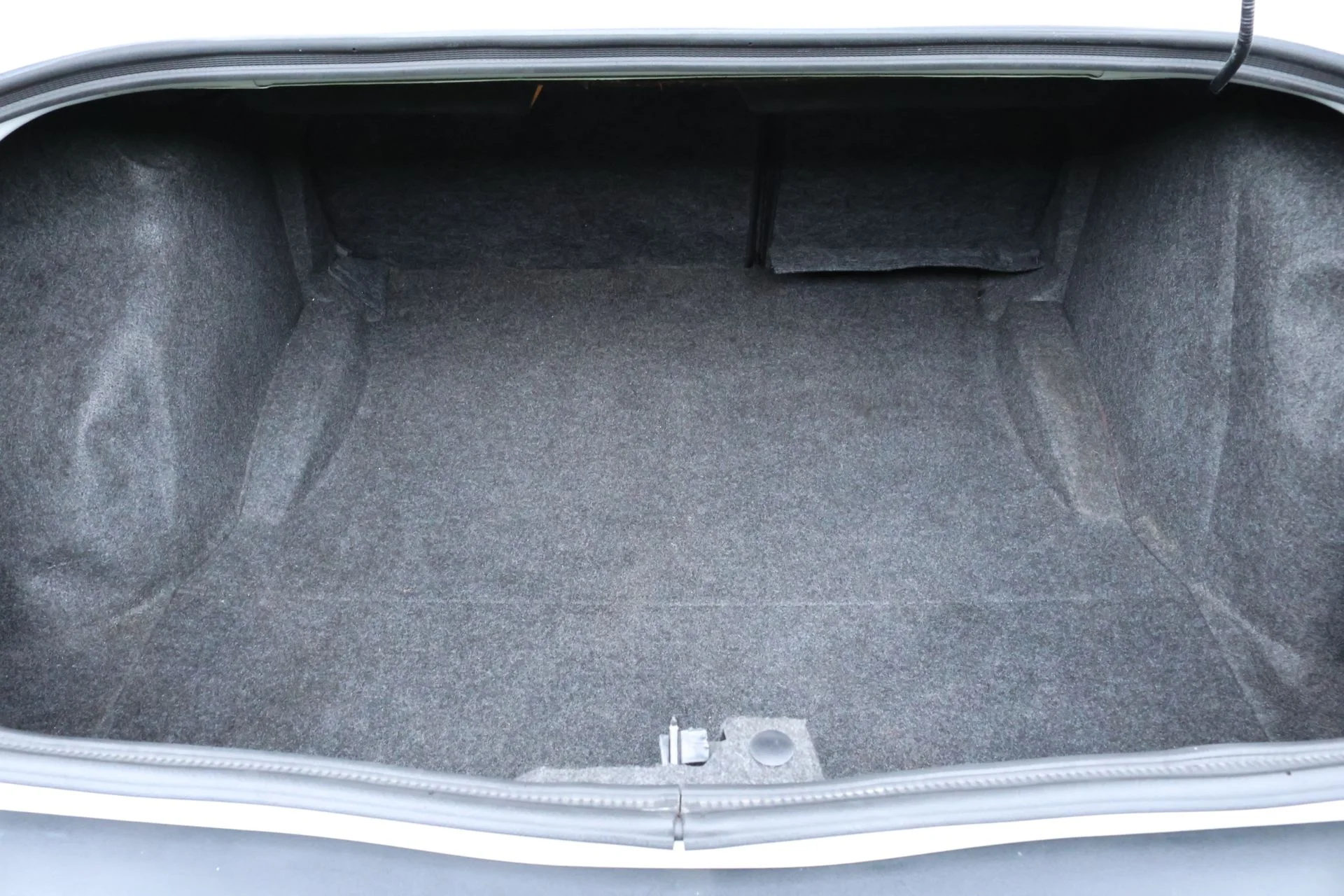 Used 2013 White Dodge SXT image 15