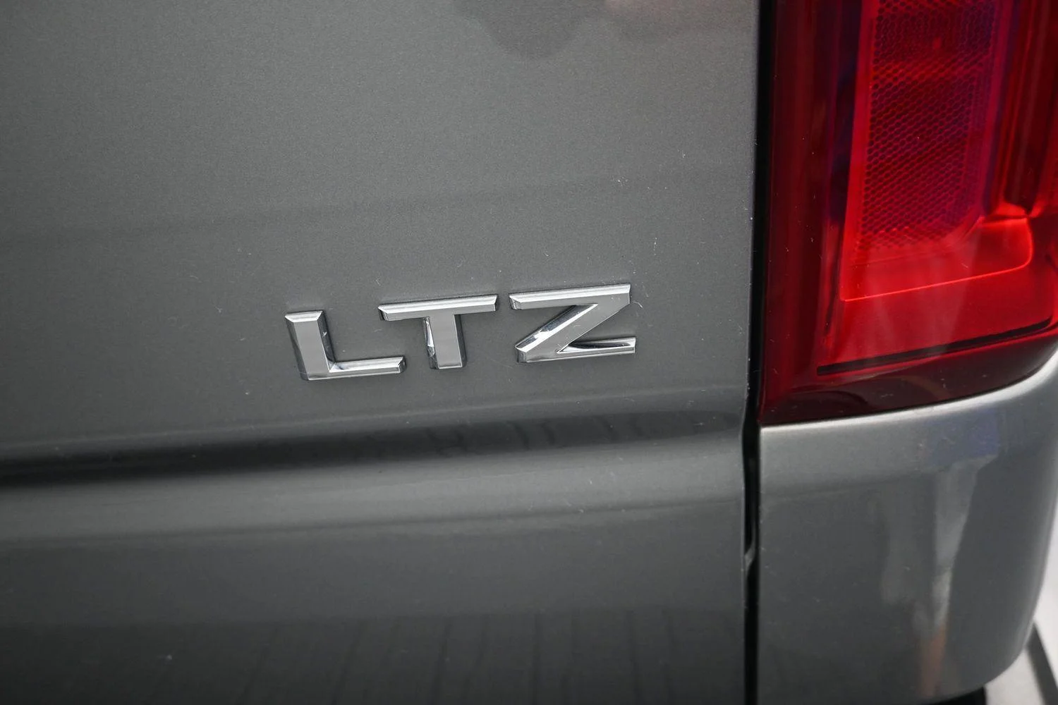 Used 2025 Sterling Gray Metallic Chevrolet LTZ image 17