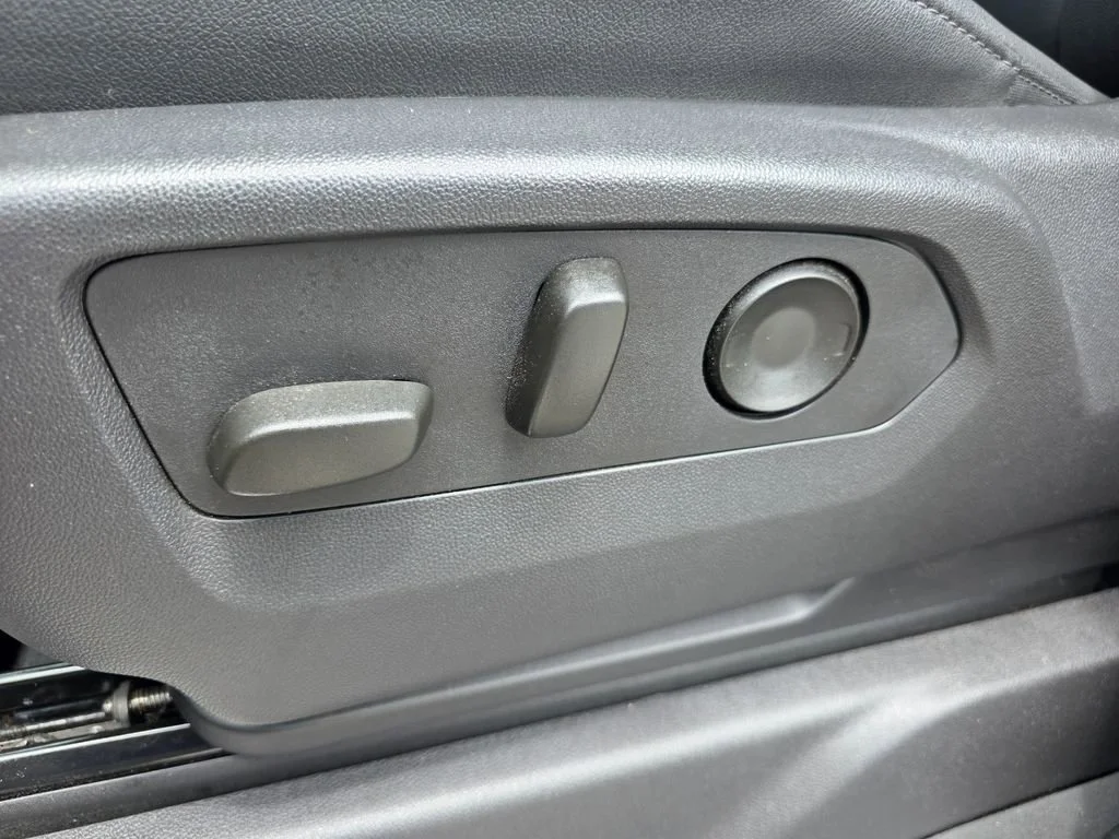 Used 2025 Sterling Gray Metallic Chevrolet LT Trail Boss image 15