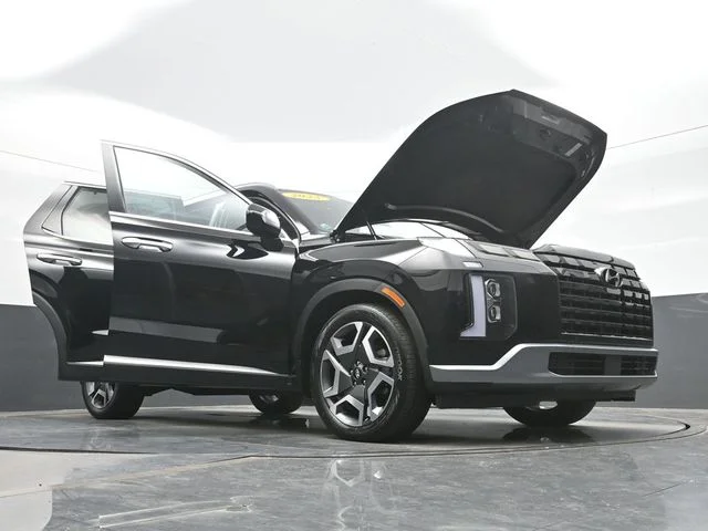Used 2023 Black Hyundai Limited image 32