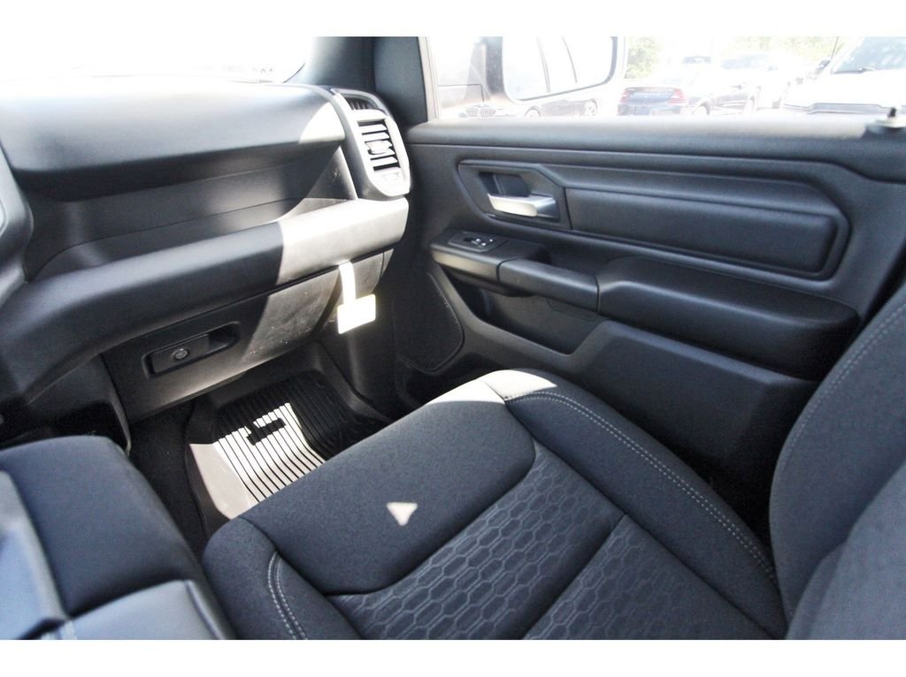New 2026 Diamond Black Crystal Pearl-Coat Exterior Paint RAM Warlock image 10