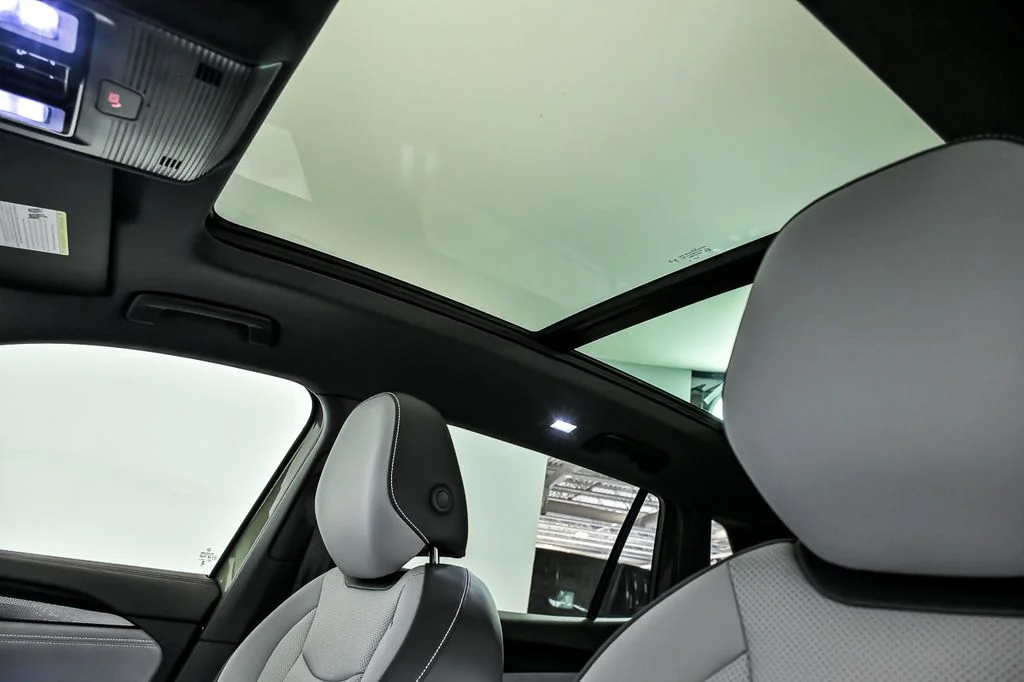 2026 Volkswagen Tiguan SE R-LINE BLACK - Photo 8