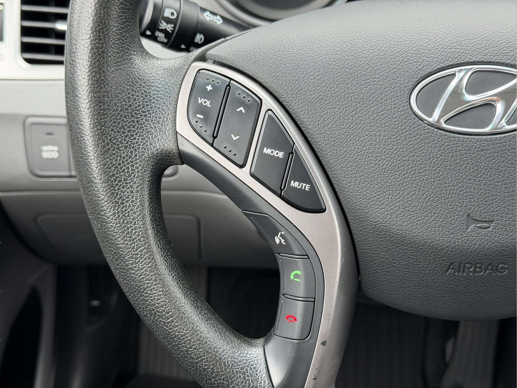 Used 2013 Black Hyundai GLS image 6