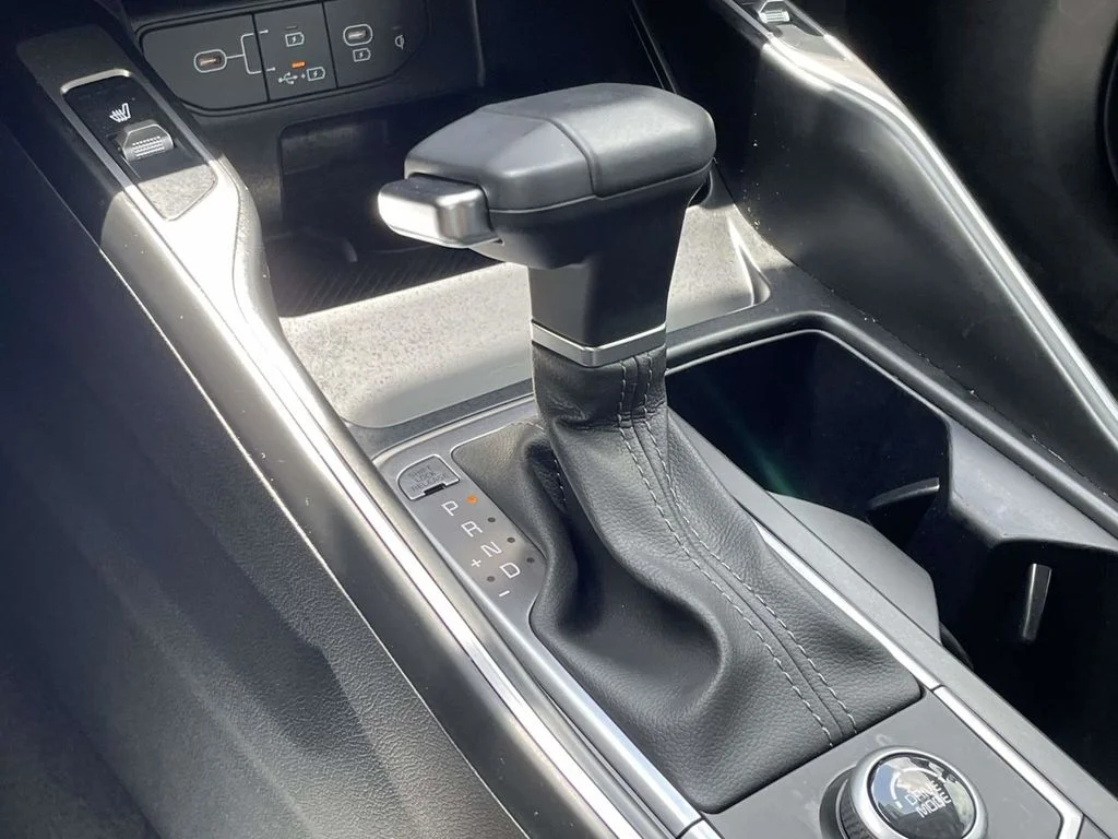 Used 2025 White Kia EX image 41