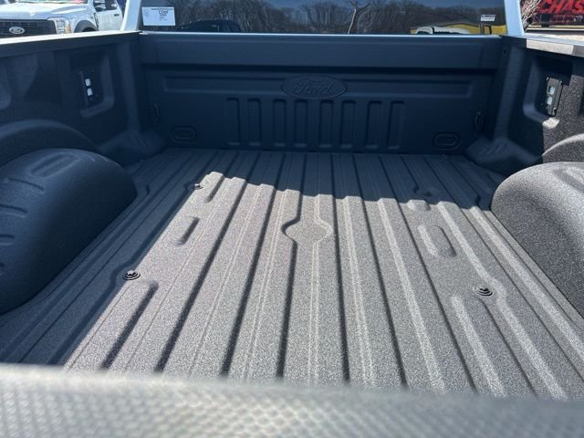 New 2026 Star White Metallic Tri-Coat Ford F-350® Lariat® image 16