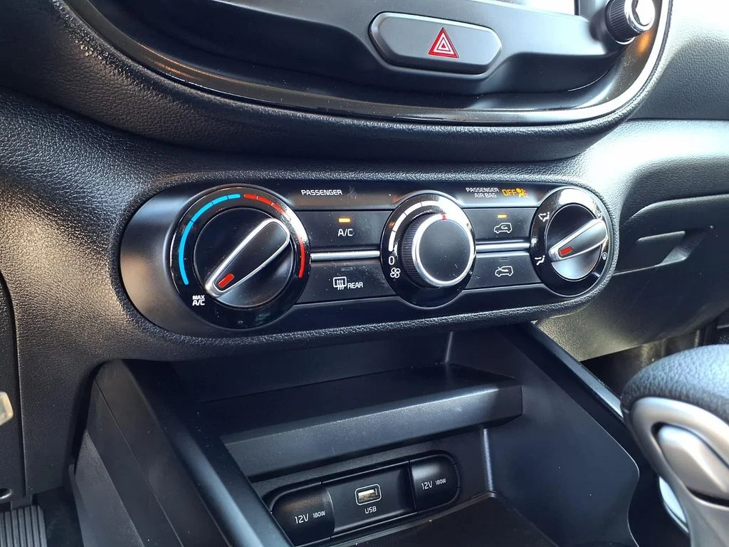 2025 Kia Soul LX - Photo 17