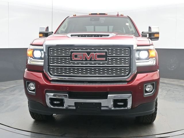 Used 2019 Red GMC Denali image 2