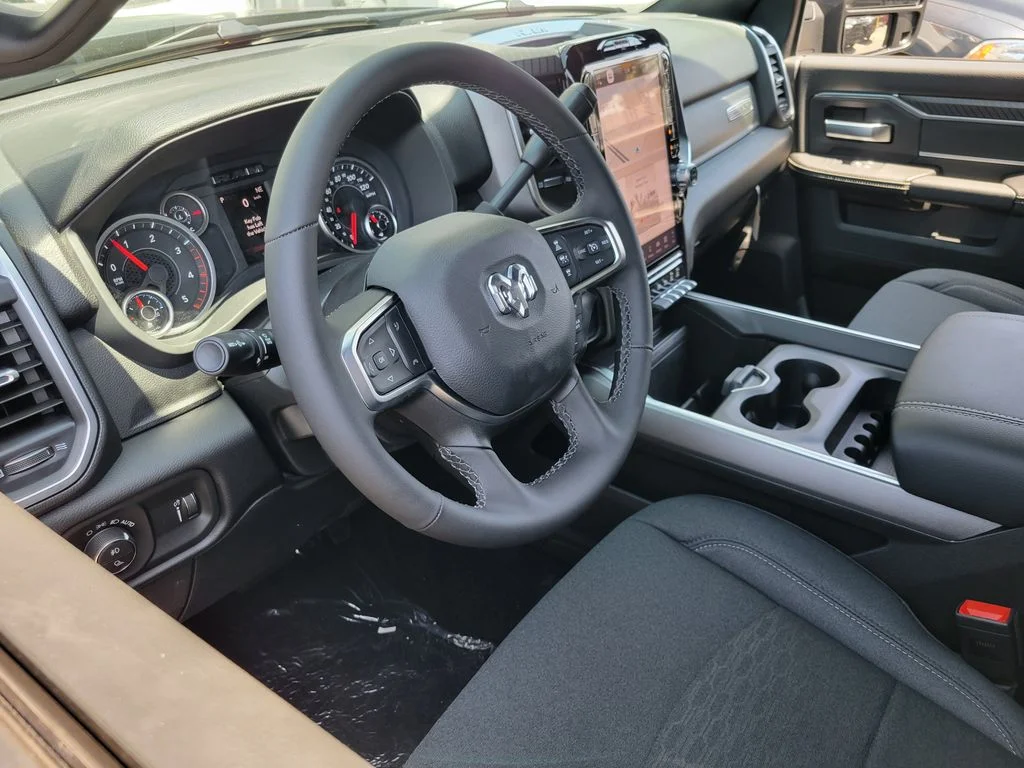 2026 Ram Ram 2500 Pickup photo 2
