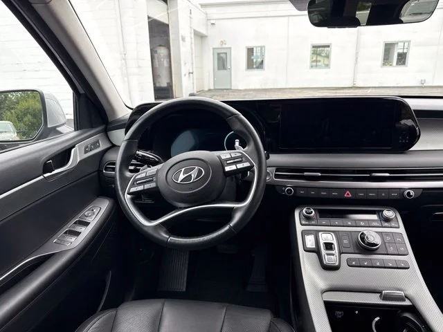 Used 2025 Silver Hyundai SEL Premium image 10