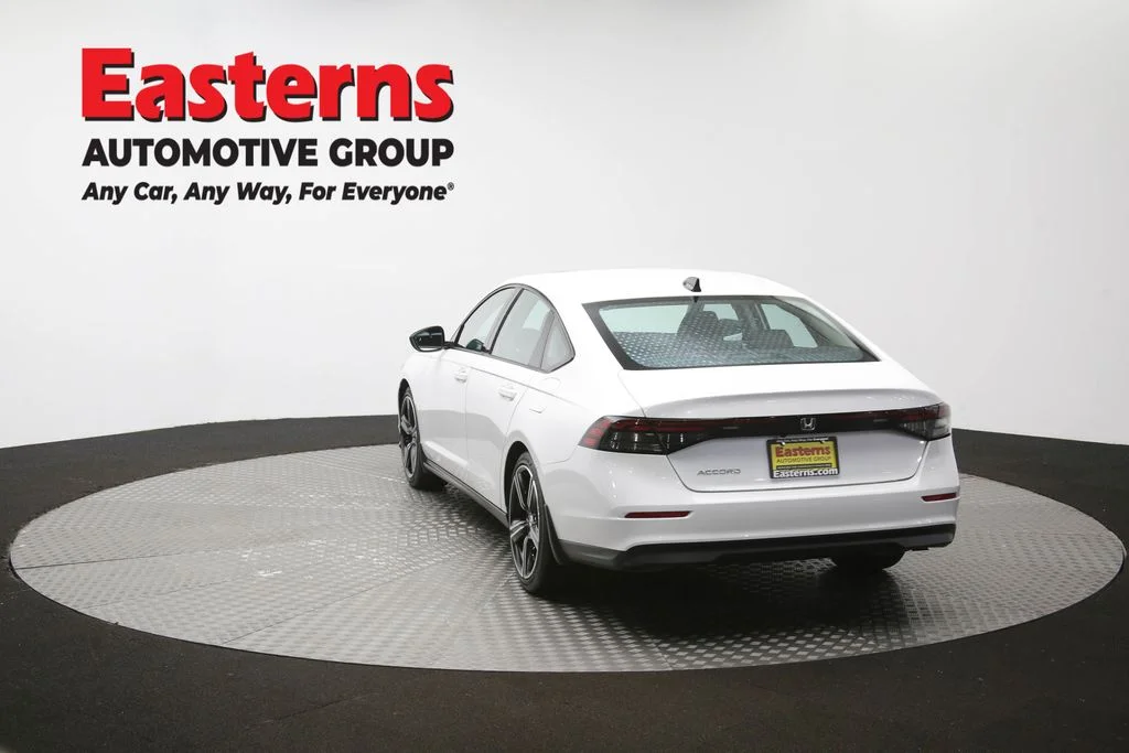 Used 2026 White Honda SE image 65