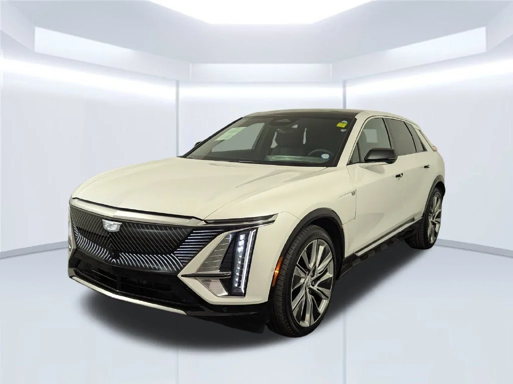 Used 2025 White Cadillac Luxury image 2