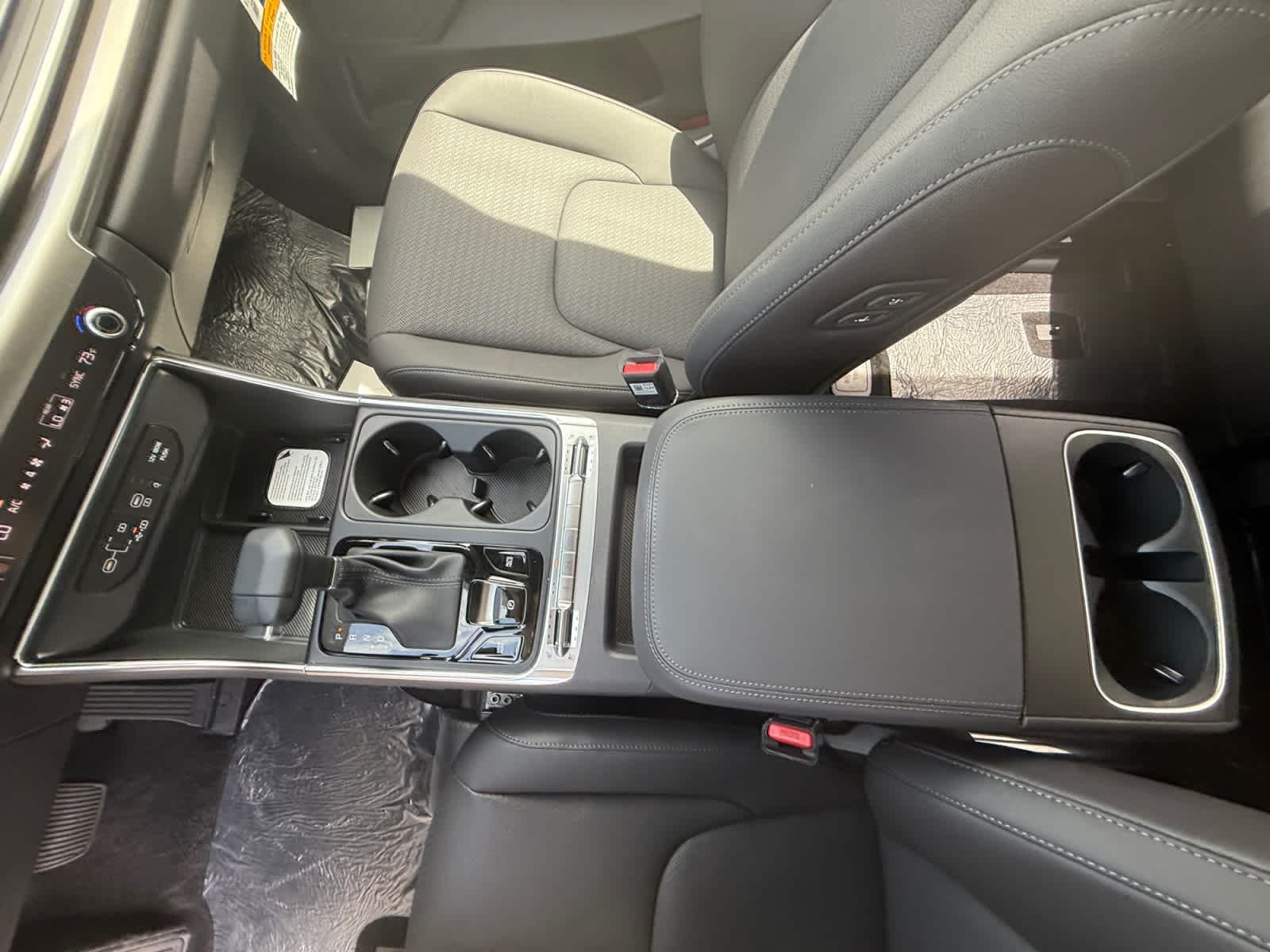 New 2026 Snow White Pearl Kia SX Prestige image 18