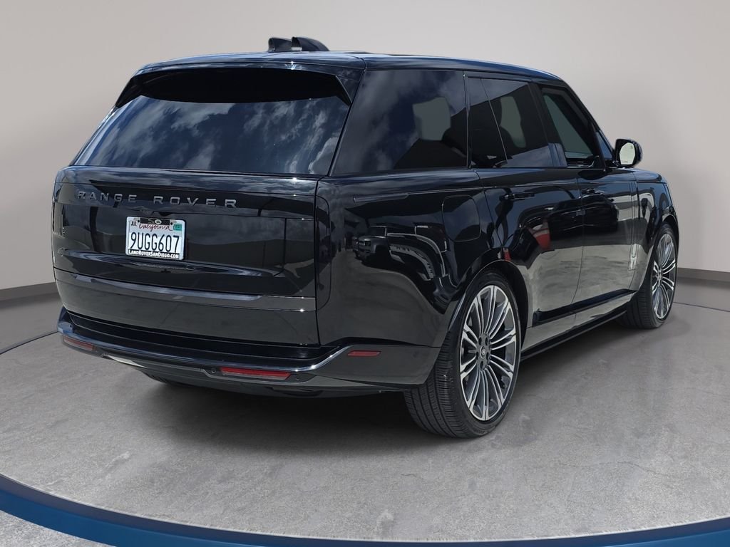 Certified Used 2025 Black Land Rover SE image 5