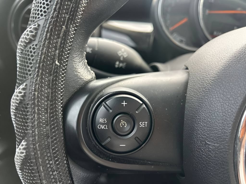Used 2016 Electric Blue Metallic MINI Base image 24
