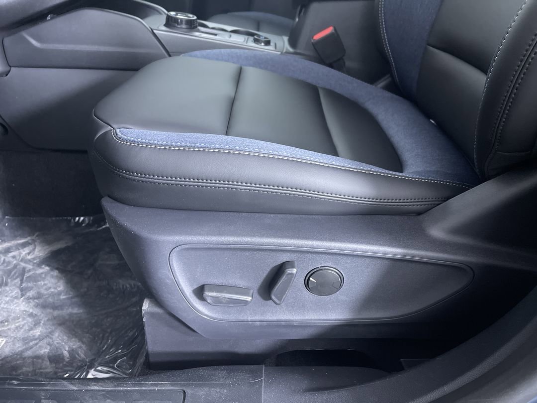 New 2026 Azure Gray Metallic Tri-Coat Ford Outer Banks image 13