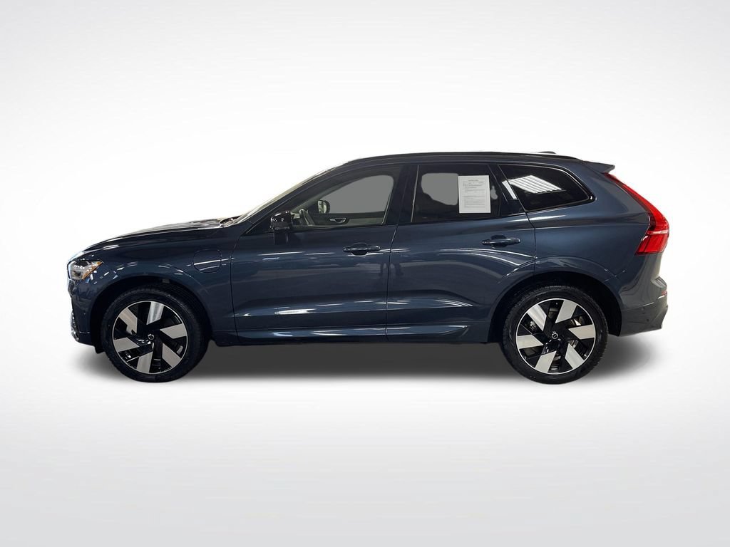 Used 2025 Blue Volvo Plus image 2
