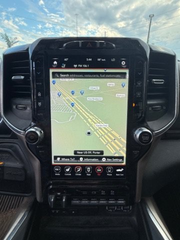 Used 2019 Diamond Black Crystal Pearlcoat Ram Laramie image 16