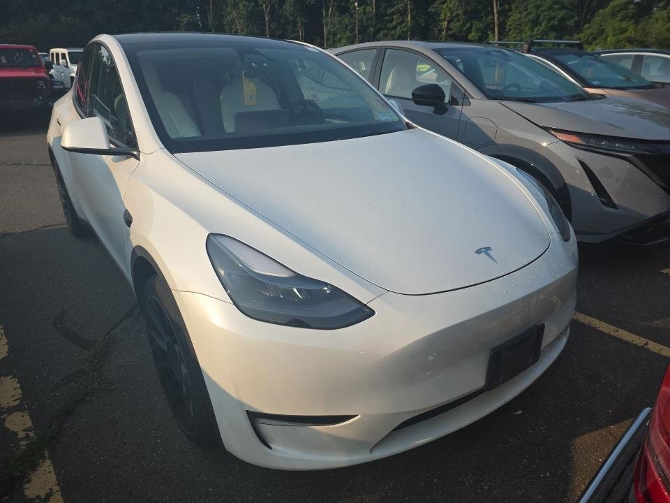 Used 2024 Tesla Model Y Long Range with VIN 7SAYGDEE9RF035891 for sale in Morganton, NC