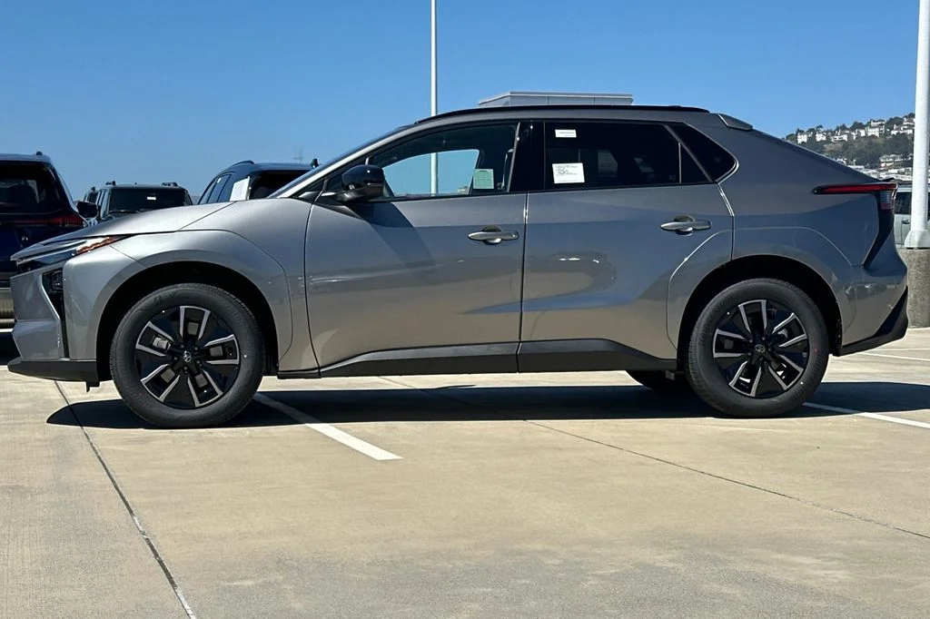 New 2026 Heavy Metal <sup>1</sup> Toyota  XLE image 7