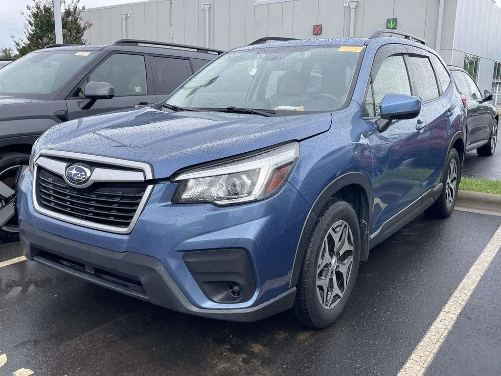 Used 2020 Horizon Blue Pearl Subaru Premium image 2