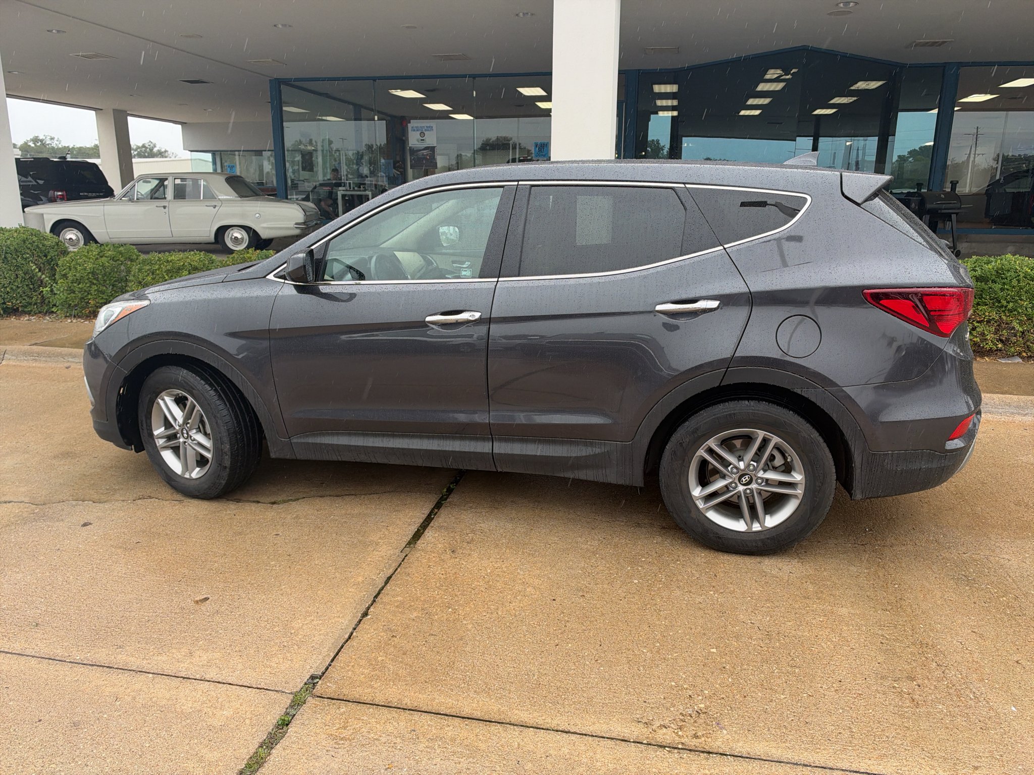 Used 2017 Platinum Graphite Hyundai 2.4L image 9